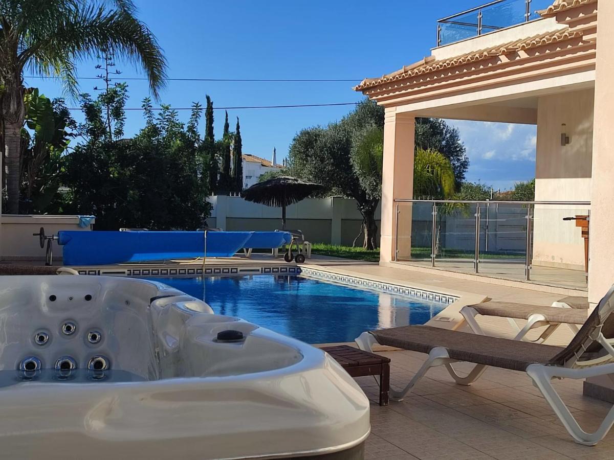 Villa Ruana - 5 Bedrooms On Suite- Free Out Door Hot Jacuzzi - By Bedzy Albufeira Exterior foto